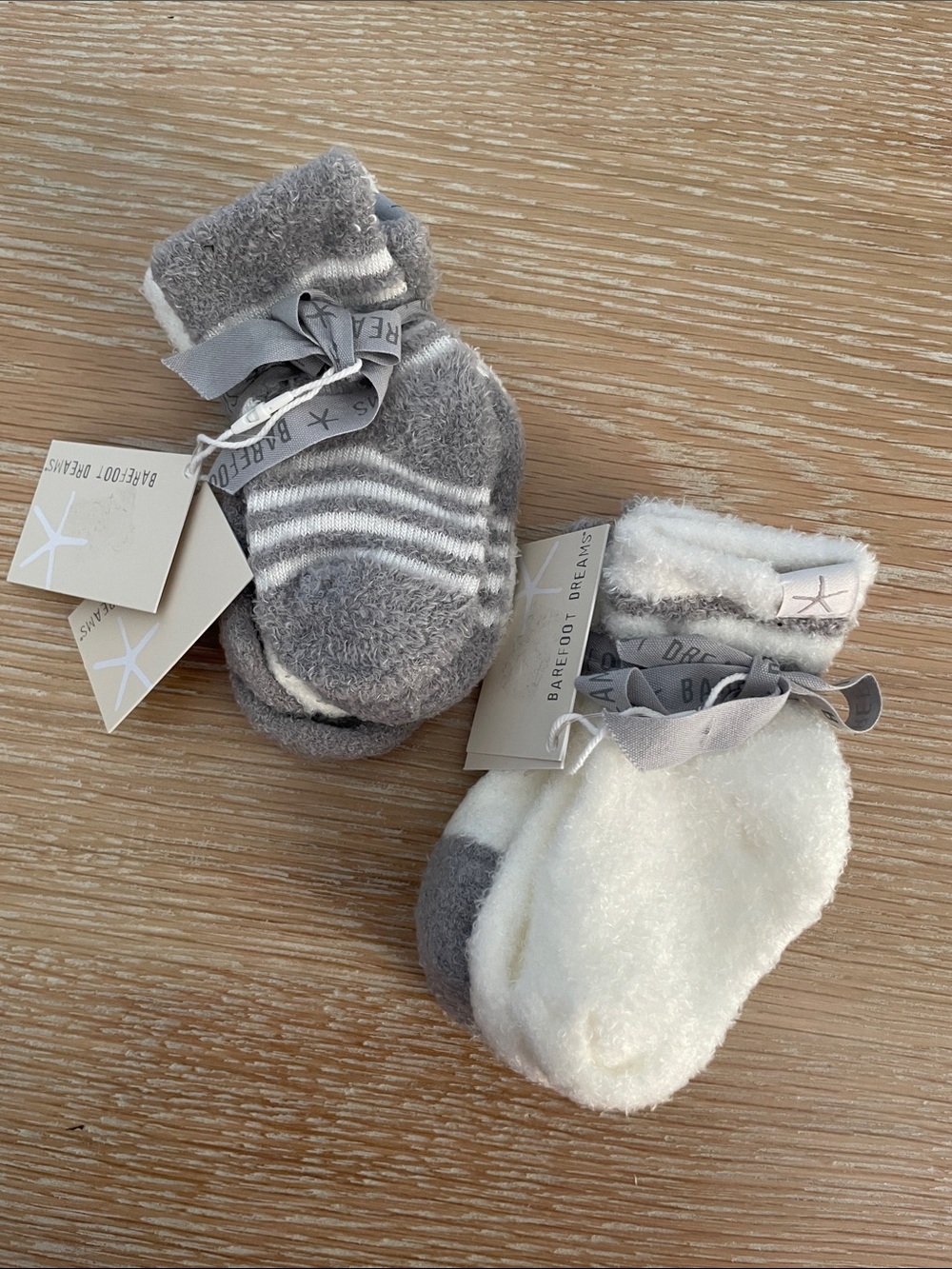 BAREFOOT DREAMS Cozychic Lite Baby Socks Set 0-6 months, NWT